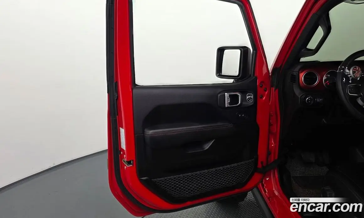 Jeep Wrangler 2018 2.0 автомат (гидро), фото 14 Jeep Wrangler 2018 2.0 автомат (гидро), фото 14