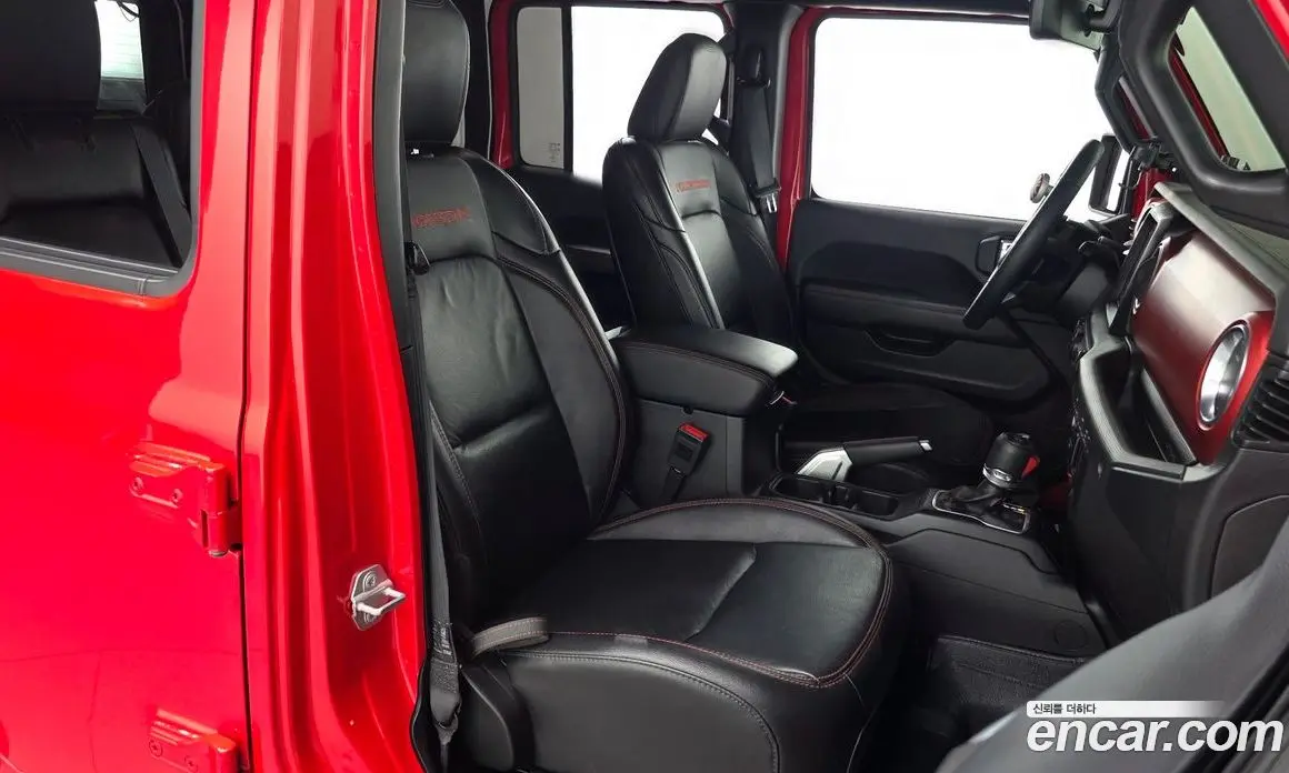 Jeep Wrangler 2018 2.0 автомат (гидро), фото 16 Jeep Wrangler 2018 2.0 автомат (гидро), фото 16