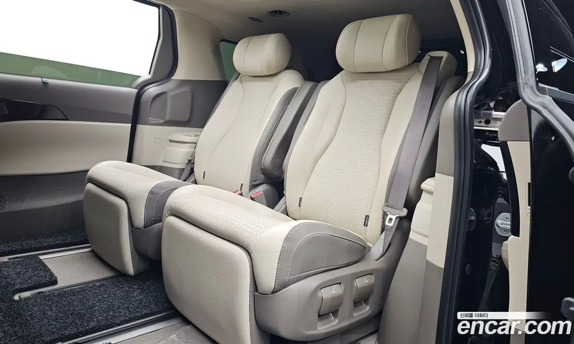 Kia Carnival 2023 2.2 автомат (гидро), фото 17