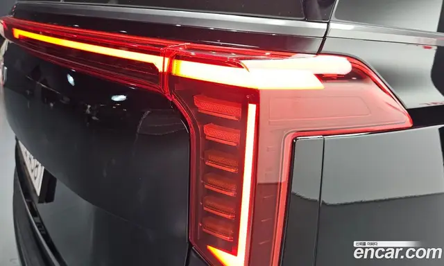 Kia Carnival 2023 2.2 автомат (гидро), миниатюра 8