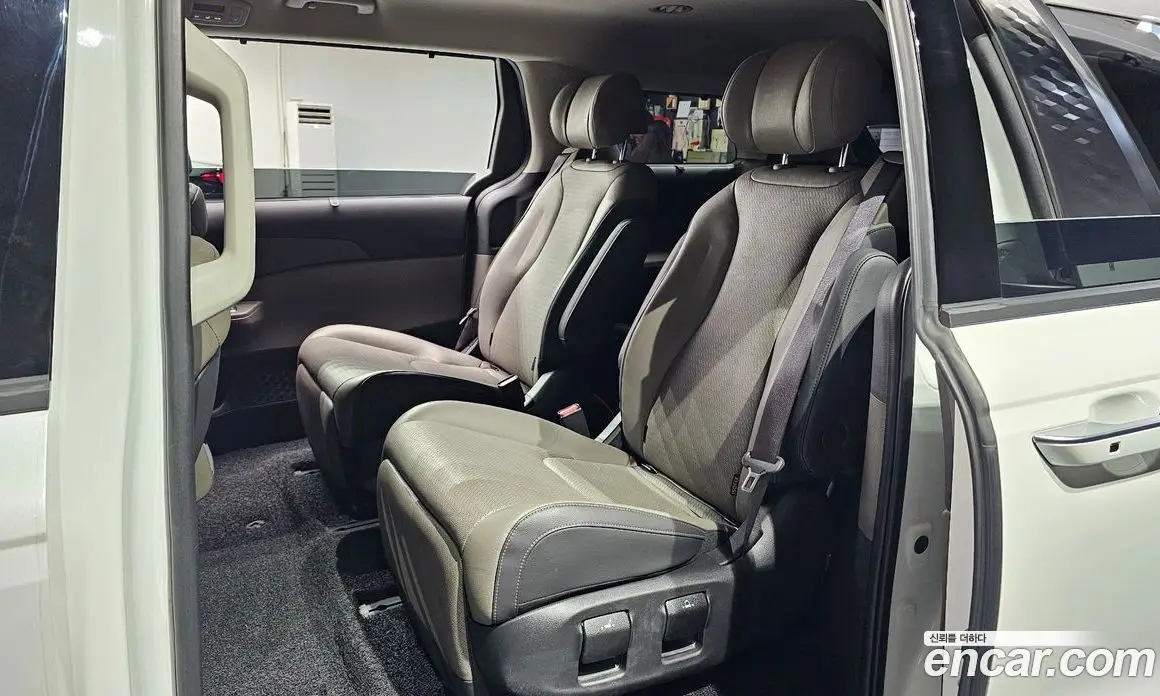 Kia Carnival 2024 2.2 автомат (гидро), фото 17 Kia Carnival 2024 2.2 автомат (гидро), фото 17
