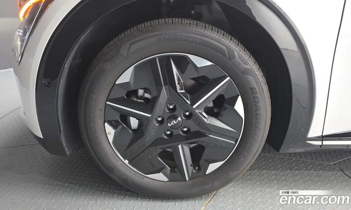 Kia EV6 2025 0.1 автомат (гидро), фото 5 Kia EV6 2025 0.1 автомат (гидро), фото 5