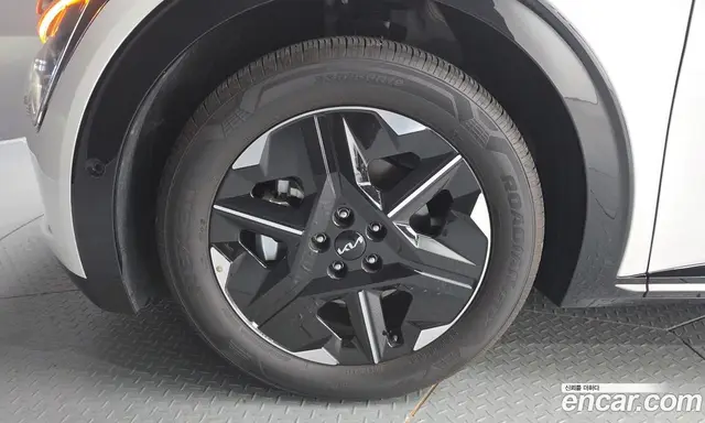Kia EV6 2025 0.1 автомат (гидро), миниатюра 5 Kia EV6 2025 0.1 автомат (гидро), миниатюра 5