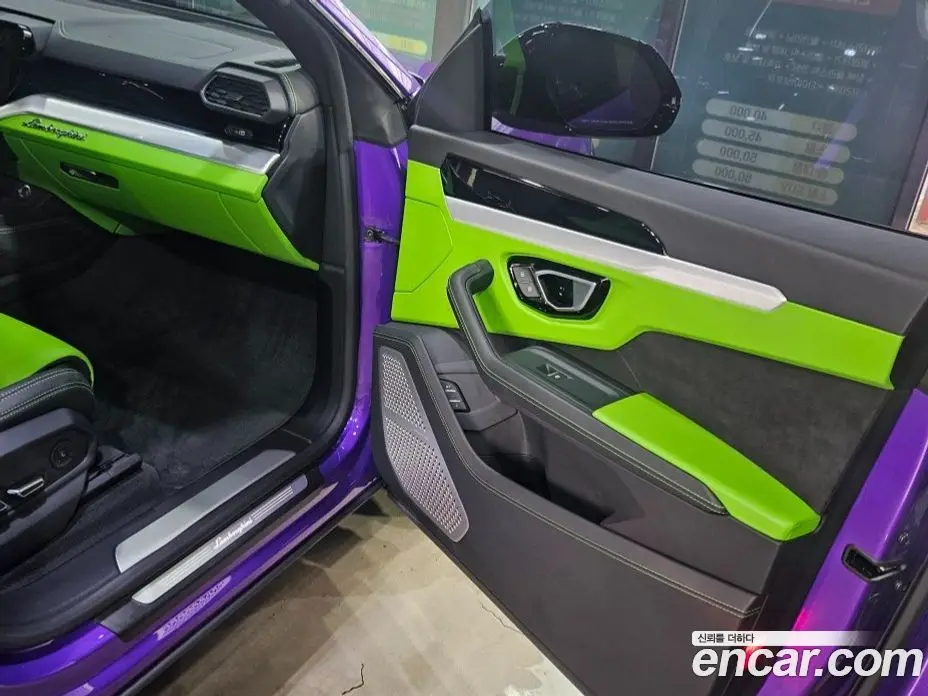 Lamborghini Urus 2022 4.0 автомат (гидро), фото 12 Lamborghini Urus 2022 4.0 автомат (гидро), фото 12