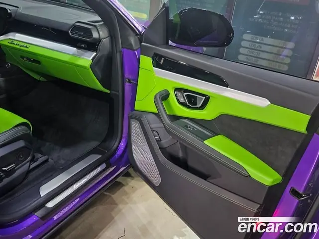 Lamborghini Urus 2022 4.0 автомат (гидро), миниатюра 12