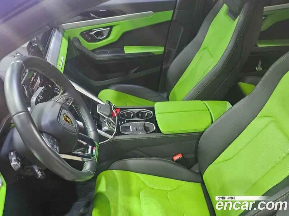 Lamborghini Urus 2022 4.0 автомат (гидро), фото 14 Lamborghini Urus 2022 4.0 автомат (гидро), фото 14