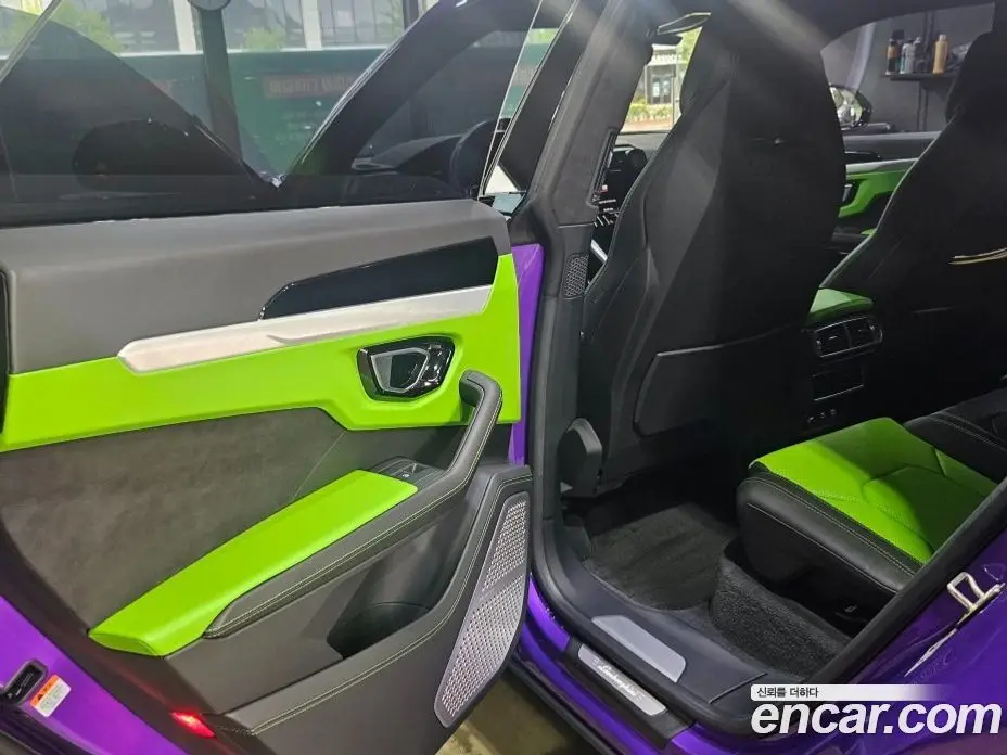 Lamborghini Urus 2022 4.0 автомат (гидро), фото 15 Lamborghini Urus 2022 4.0 автомат (гидро), фото 15