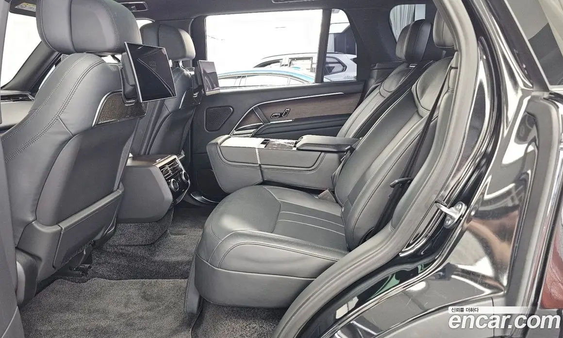 Land Rover Range Rover 2022 4.4 автомат (гидро), фото 16 Land Rover Range Rover 2022 4.4 автомат (гидро), фото 16