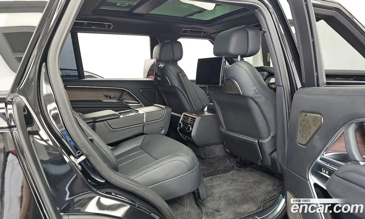 Land Rover Range Rover 2022 4.4 автомат (гидро), фото 18 Land Rover Range Rover 2022 4.4 автомат (гидро), фото 18