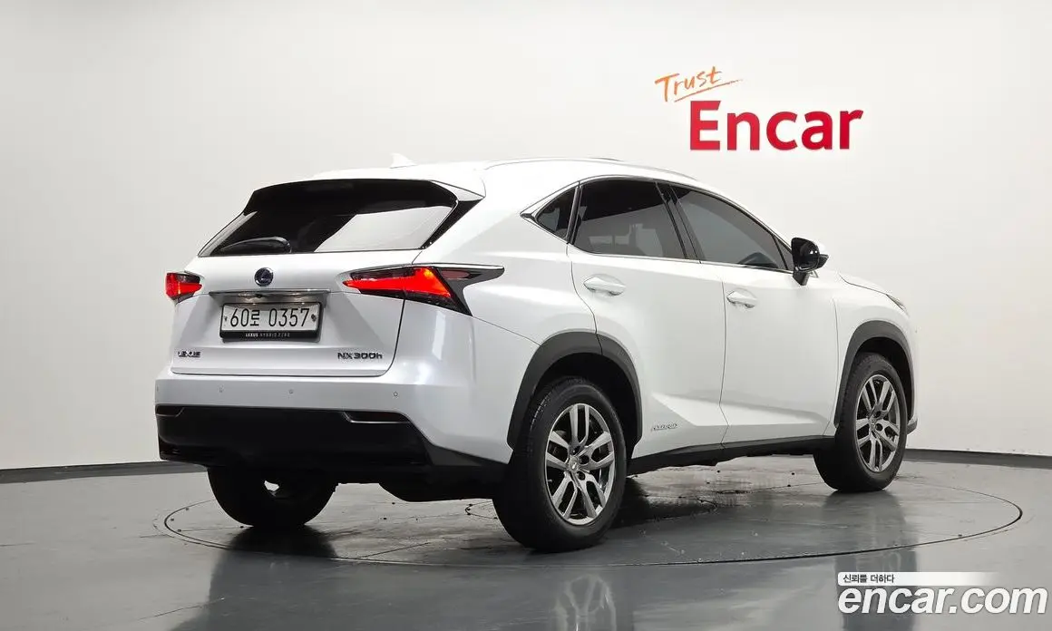 Lexus NX 2016 2.5 автомат (гидро), фото 2 Lexus NX 2016 2.5 автомат (гидро), фото 2