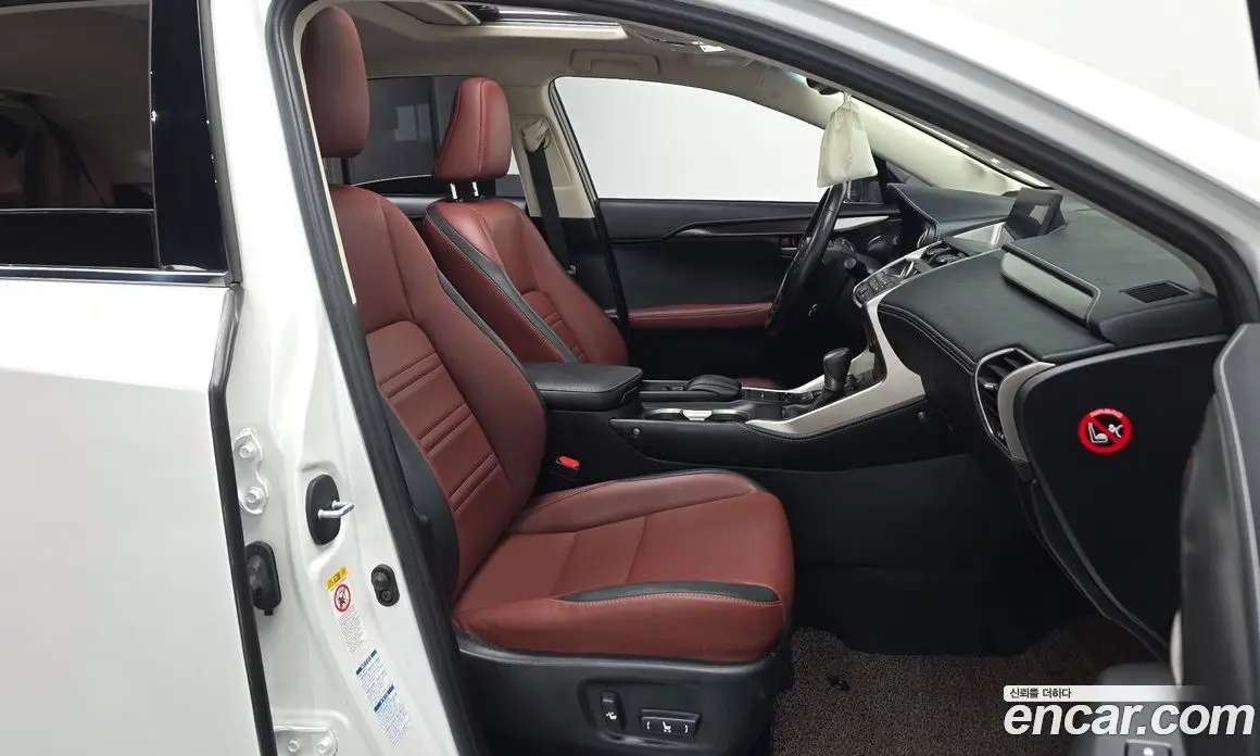 Lexus NX 2016 2.5 автомат (гидро), фото 11 Lexus NX 2016 2.5 автомат (гидро), фото 11