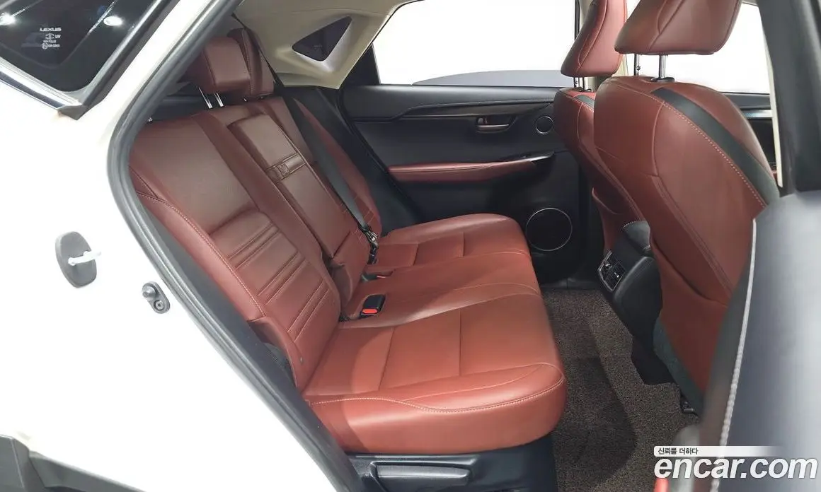 Lexus NX 2016 2.5 автомат (гидро), фото 12 Lexus NX 2016 2.5 автомат (гидро), фото 12