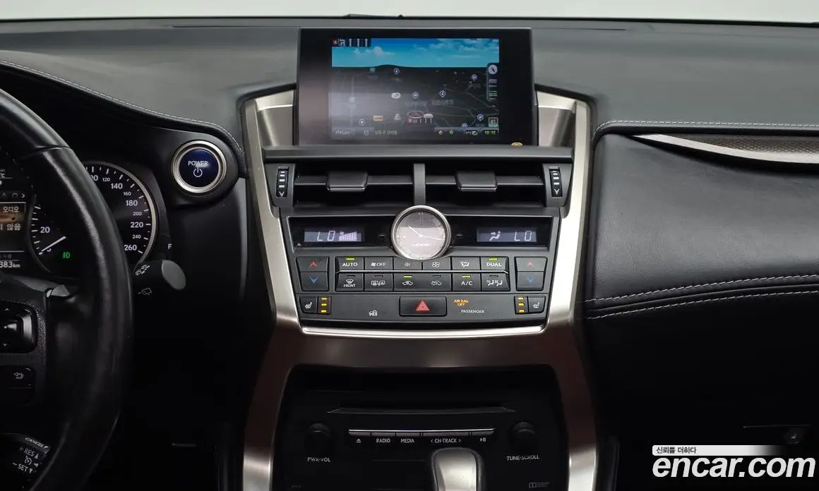 Lexus NX 2016 2.5 автомат (гидро), фото 14 Lexus NX 2016 2.5 автомат (гидро), фото 14