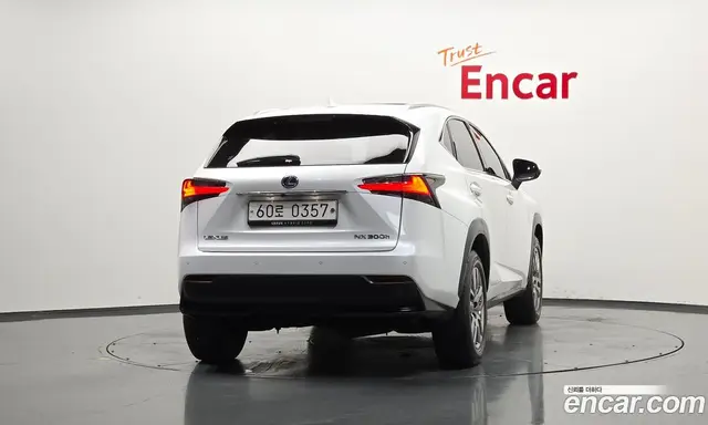 Lexus NX 2016 2.5 автомат (гидро), миниатюра 4 Lexus NX 2016 2.5 автомат (гидро), миниатюра 4