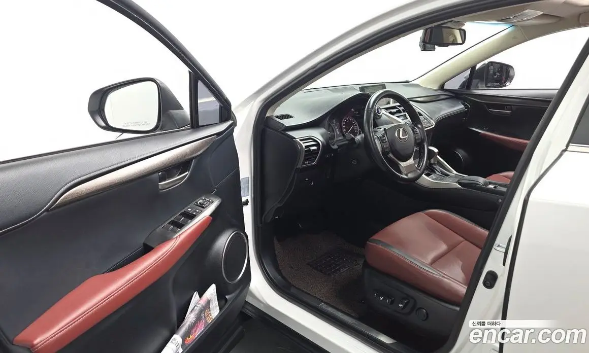 Lexus NX 2016 2.5 автомат (гидро), фото 10 Lexus NX 2016 2.5 автомат (гидро), фото 10