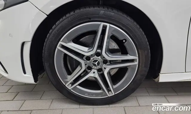 Mercedes-Benz A-Class 2020 2.0 автомат (гидро), миниатюра 5