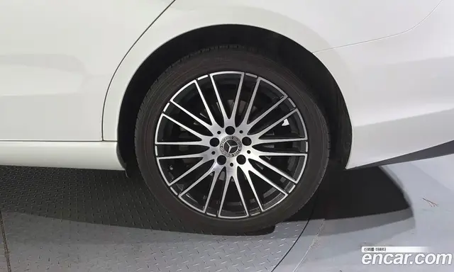 Mercedes-Benz C-Class 2022 2.0 автомат (гидро), миниатюра 7 Mercedes-Benz C-Class 2022 2.0 автомат (гидро), миниатюра 7