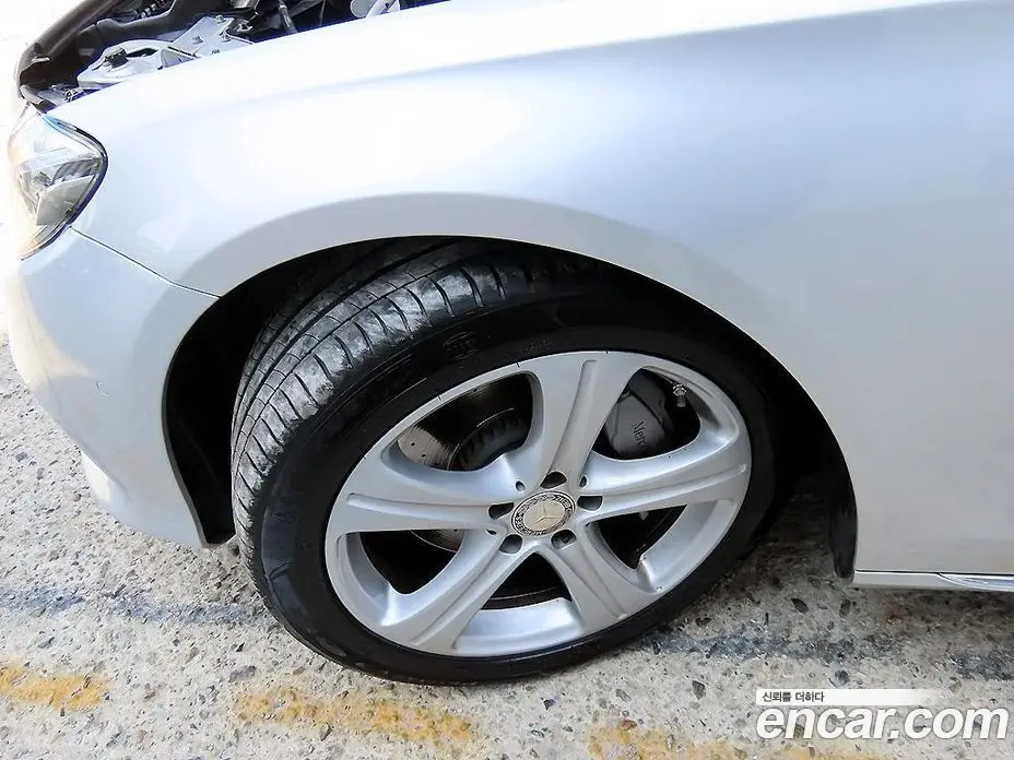 Mercedes-Benz E-Class 2016 1.9 автомат (гидро), фото 20 Mercedes-Benz E-Class 2016 1.9 автомат (гидро), фото 20