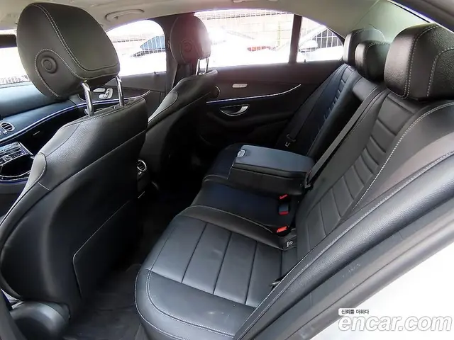 Mercedes-Benz E-Class 2016 1.9 автомат (гидро), миниатюра 6 Mercedes-Benz E-Class 2016 1.9 автомат (гидро), миниатюра 6