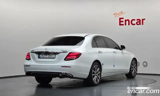 Mercedes-Benz E-Class 2018 2.0 автомат (гидро), миниатюра 2