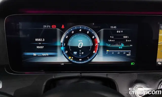 Mercedes-Benz E-Class 2018 2.0 автомат (гидро), миниатюра 11