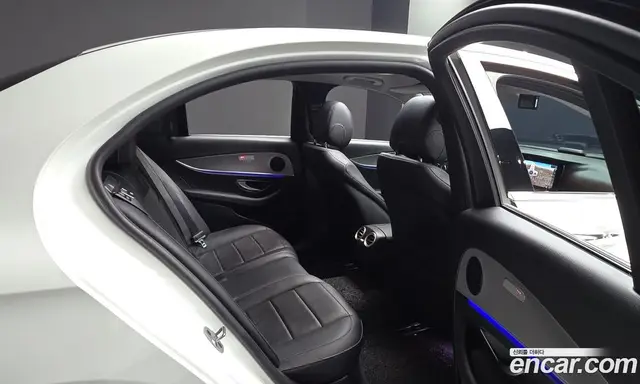 Mercedes-Benz E-Class 2019 2.0 автомат (гидро), миниатюра 12