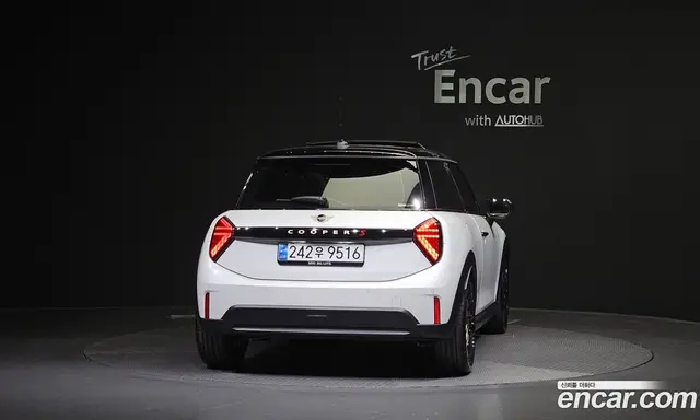 Mini Cooper 2024 2.0 автомат (гидро), миниатюра 4