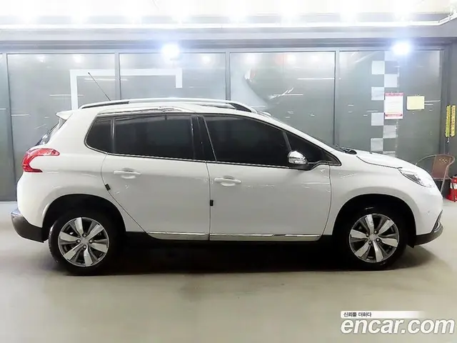 Peugeot 2008 2015 1.6 автомат (гидро), миниатюра 3 Peugeot 2008 2015 1.6 автомат (гидро), миниатюра 3