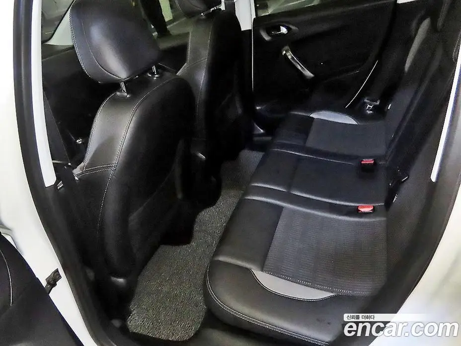 Peugeot 2008 2015 1.6 автомат (гидро), фото 7 Peugeot 2008 2015 1.6 автомат (гидро), фото 7