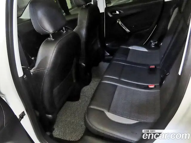 Peugeot 2008 2015 1.6 автомат (гидро), миниатюра 7 Peugeot 2008 2015 1.6 автомат (гидро), миниатюра 7