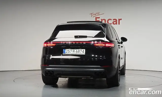 Porsche Cayenne 2023 3.0 автомат (гидро), миниатюра 3