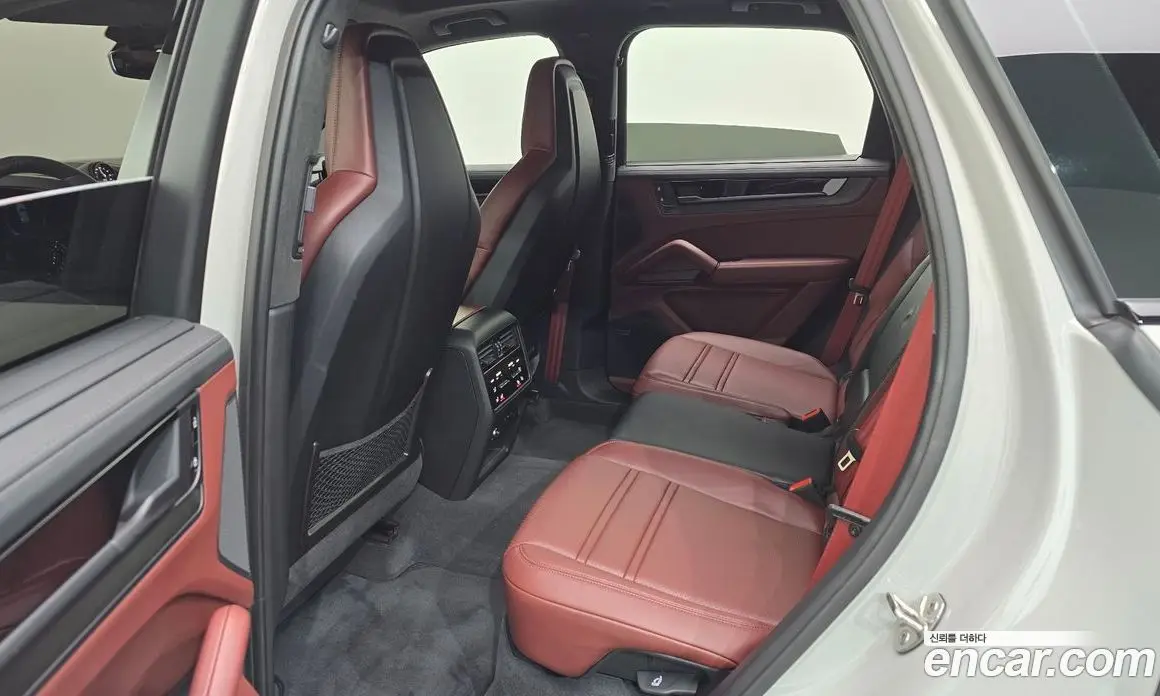 Porsche Cayenne 2025 4.0 автомат (гидро), фото 19 Porsche Cayenne 2025 4.0 автомат (гидро), фото 19