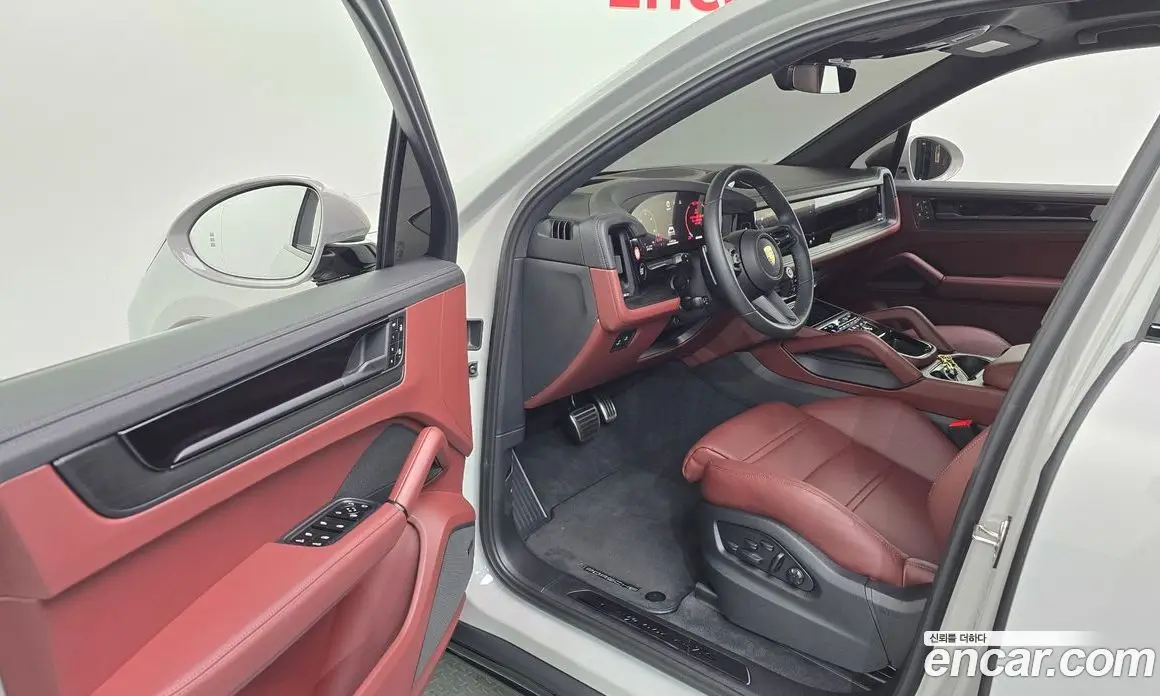 Porsche Cayenne 2025 4.0 автомат (гидро), фото 10 Porsche Cayenne 2025 4.0 автомат (гидро), фото 10