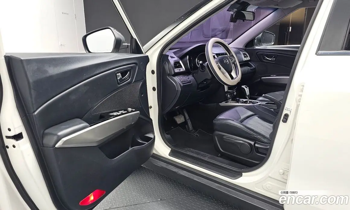 SsangYong TIBOLI 2015 1.6 автомат (гидро), фото 10