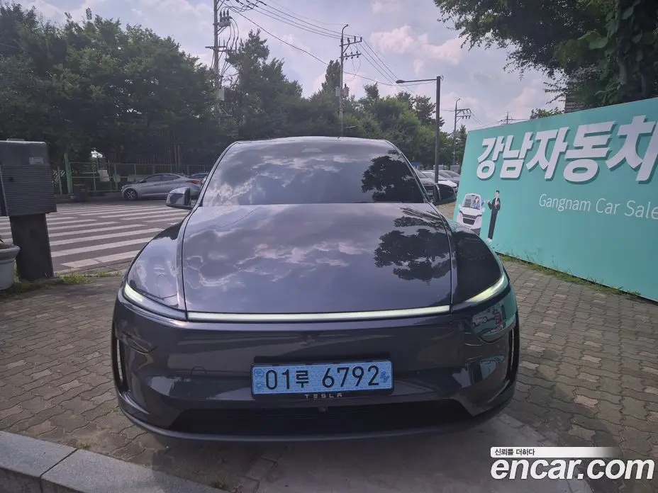Tesla Model Y 2025 0.2 автомат (гидро), фото 2 Tesla Model Y 2025 0.2 автомат (гидро), фото 2