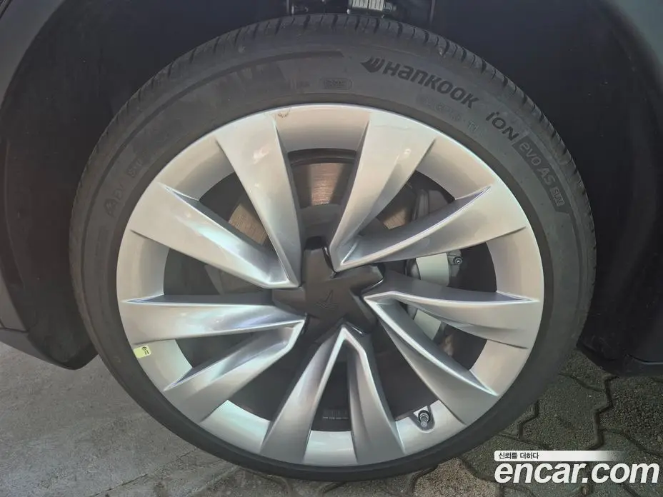 Tesla Model Y 2025 0.2 автомат (гидро), фото 17 Tesla Model Y 2025 0.2 автомат (гидро), фото 17