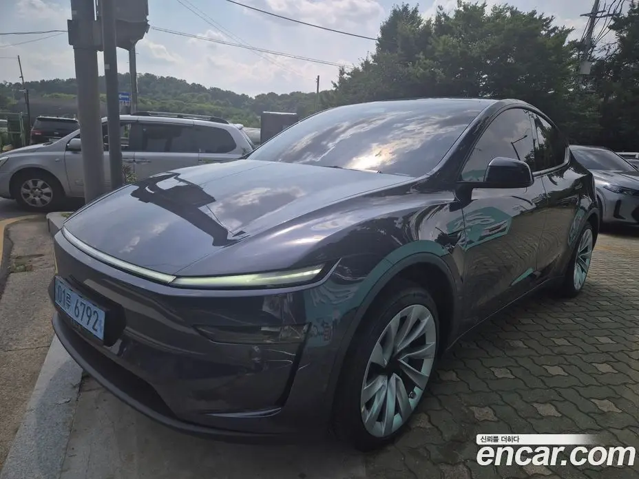 Tesla Model Y 2025 0.2 автомат (гидро), фото 3 Tesla Model Y 2025 0.2 автомат (гидро), фото 3