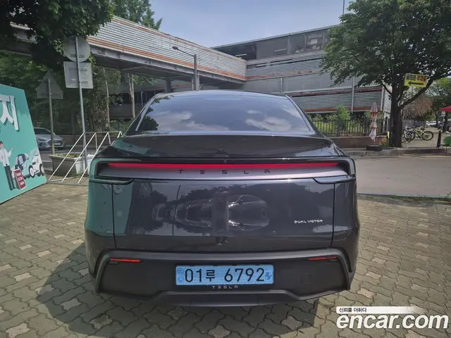 Tesla Model Y 2025 0.2 автомат (гидро), миниатюра 4 Tesla Model Y 2025 0.2 автомат (гидро), миниатюра 4