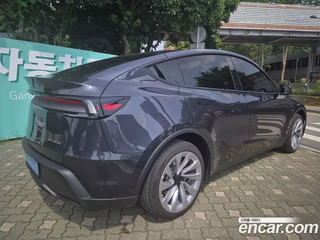 Tesla Model Y 2025 0.2 автомат (гидро), миниатюра 5 Tesla Model Y 2025 0.2 автомат (гидро), миниатюра 5