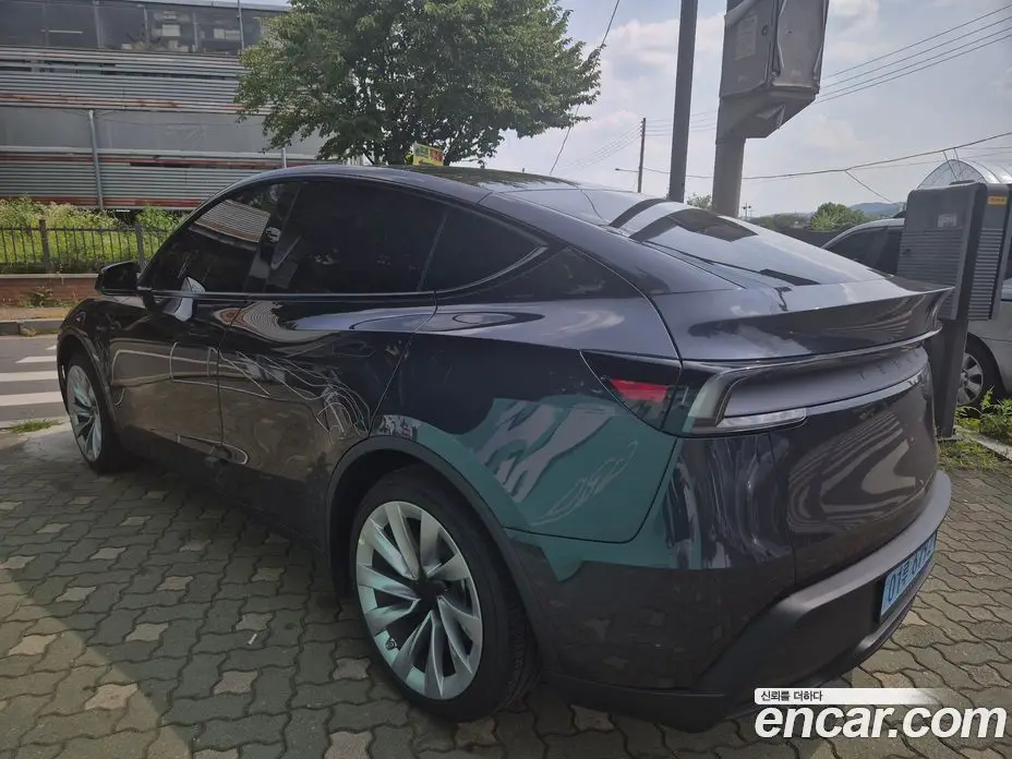 Tesla Model Y 2025 0.2 автомат (гидро), фото 6 Tesla Model Y 2025 0.2 автомат (гидро), фото 6