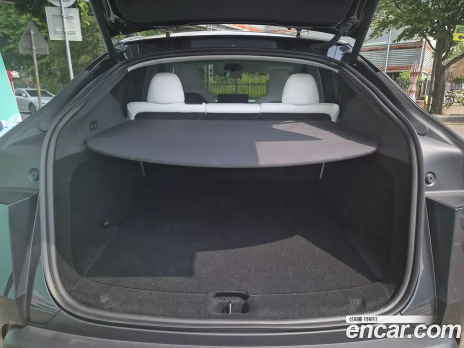 Tesla Model Y 2025 0.2 автомат (гидро), фото 7 Tesla Model Y 2025 0.2 автомат (гидро), фото 7