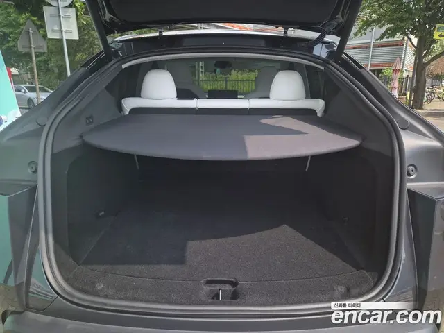 Tesla Model Y 2025 0.2 автомат (гидро), миниатюра 7 Tesla Model Y 2025 0.2 автомат (гидро), миниатюра 7