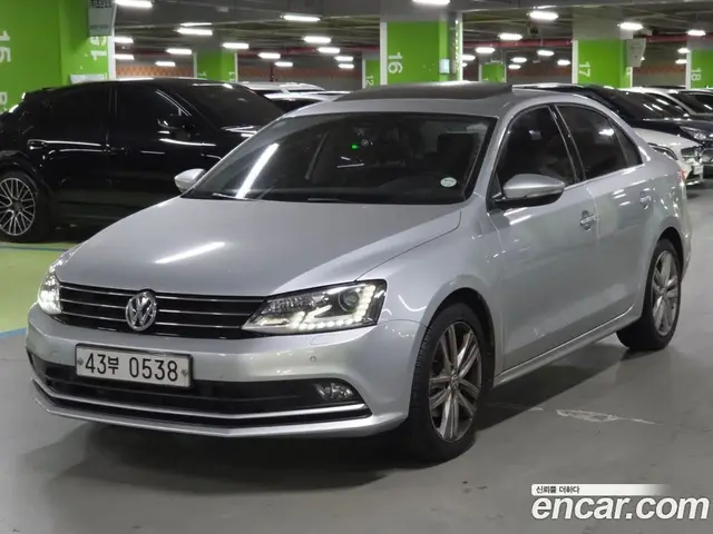 Volkswagen Jetta 2015 2.0 автомат (гидро), миниатюра 1 Volkswagen Jetta 2015 2.0 автомат (гидро), миниатюра 1
