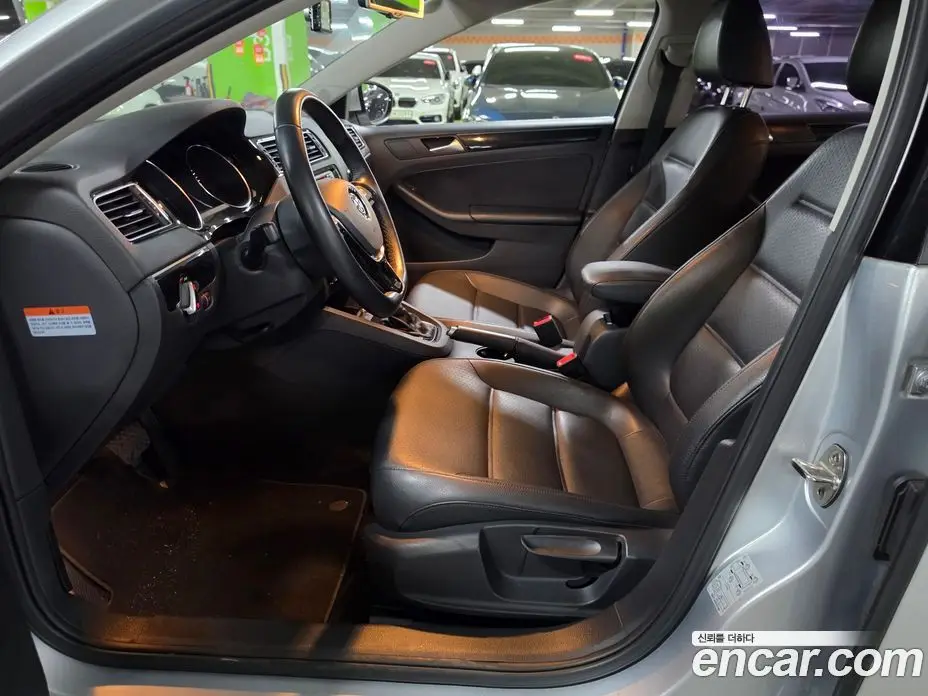 Volkswagen Jetta 2015 2.0 автомат (гидро), фото 11 Volkswagen Jetta 2015 2.0 автомат (гидро), фото 11
