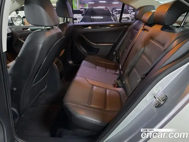 Volkswagen Jetta 2015 2.0 автомат (гидро), миниатюра 12