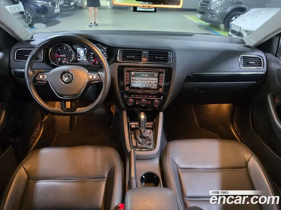 Volkswagen Jetta 2015 2.0 автомат (гидро), фото 7 Volkswagen Jetta 2015 2.0 автомат (гидро), фото 7