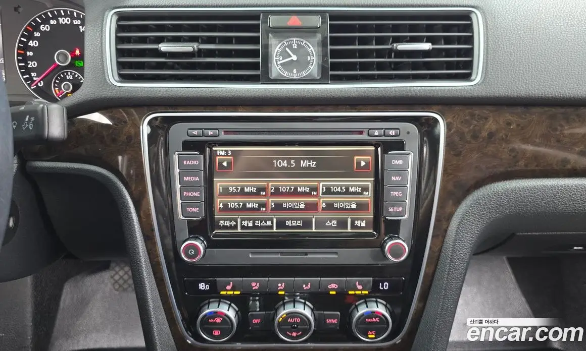 Volkswagen Passat 2015 1.8 автомат (гидро), фото 13 Volkswagen Passat 2015 1.8 автомат (гидро), фото 13