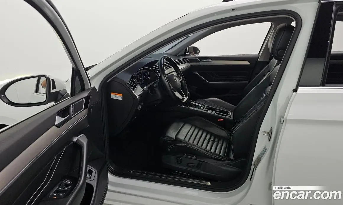 Volkswagen Passat 2022 2.0 автомат (гидро), фото 10 Volkswagen Passat 2022 2.0 автомат (гидро), фото 10