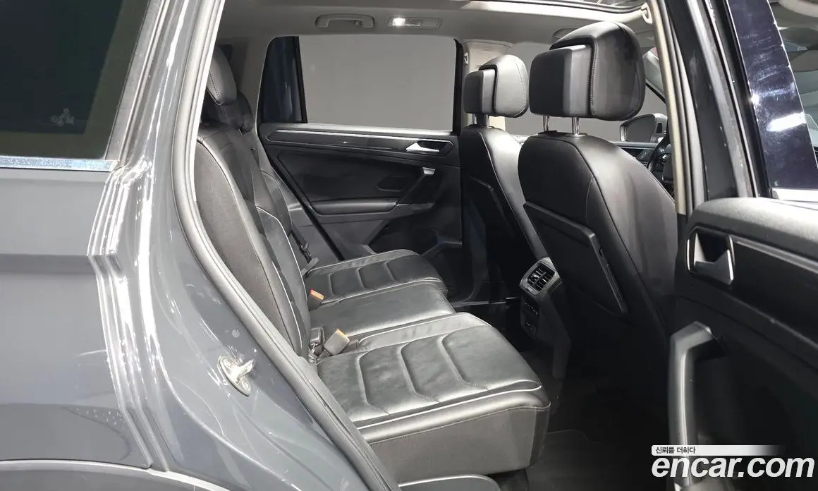 Volkswagen Tiguan 2018 2.0 автомат (гидро), фото 12 Volkswagen Tiguan 2018 2.0 автомат (гидро), фото 12