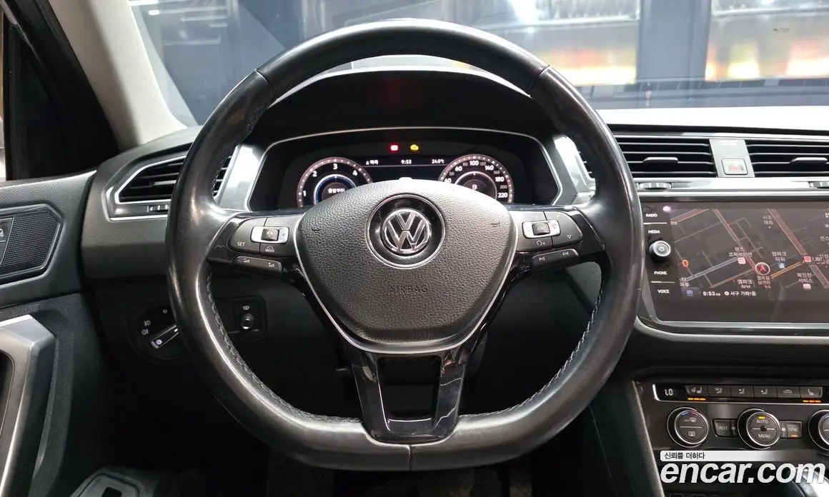 Volkswagen Tiguan 2018 2.0 автомат (гидро), фото 13 Volkswagen Tiguan 2018 2.0 автомат (гидро), фото 13